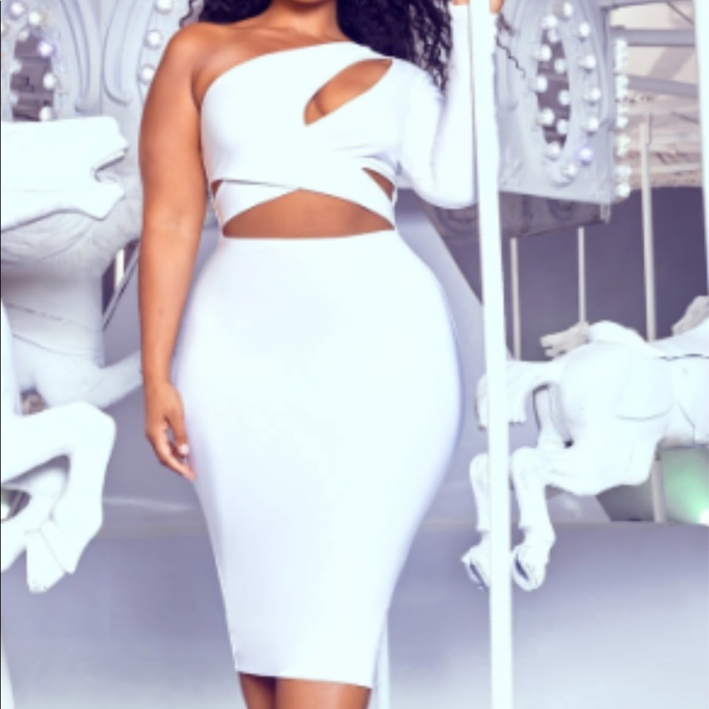 White cutout dress size 12 Pretty Little Thing online boutique. New with tags.